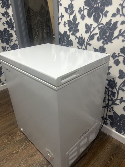 Продам морозильник Hansa