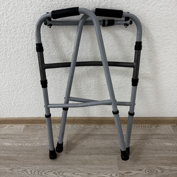 Ходунки Kattalar uchun Andijonda. Made in Russia