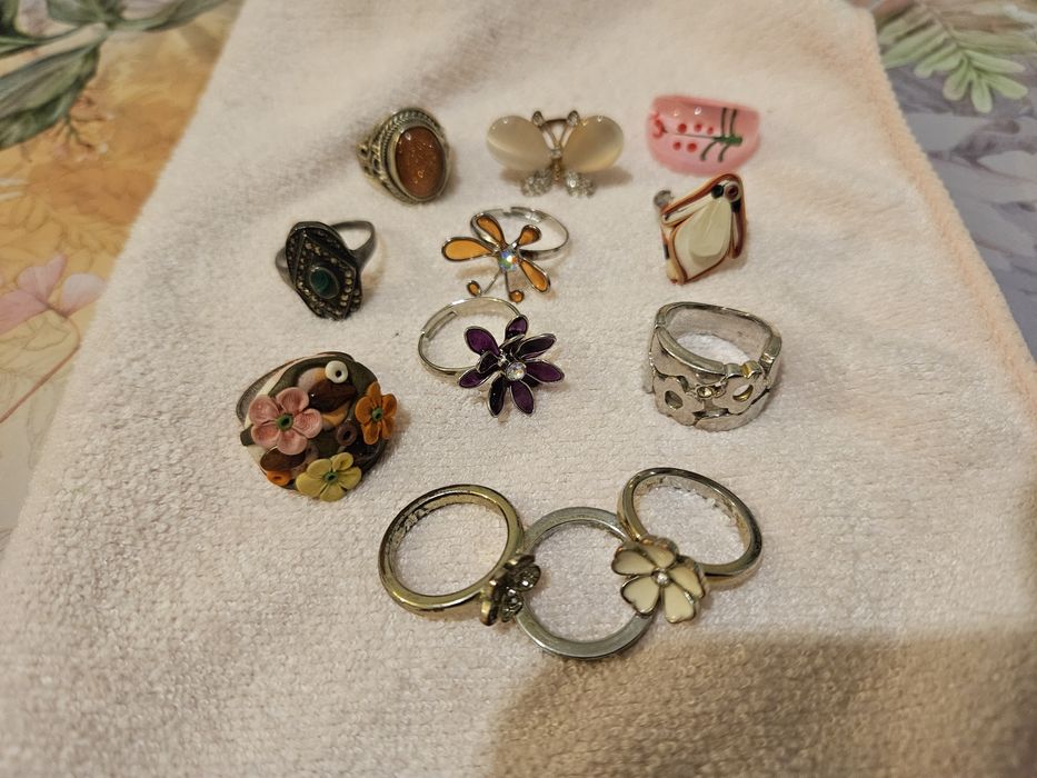 Красиви пръстени