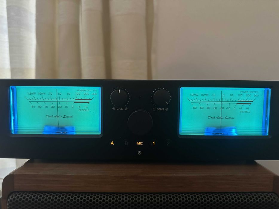 Douk Audio VU Meter – аудио индикатор с аналогови стрелки (нов)