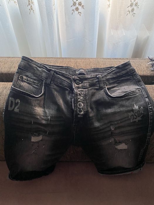 DSQUARED2 purtati o singura data