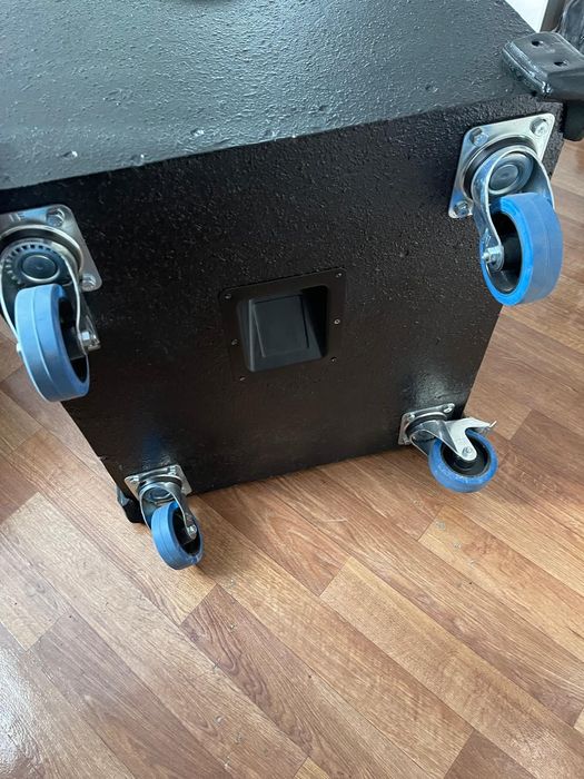 Schimb sau vând Boxe Bașii pasivi +crossover dynacord pex 223+ amplif