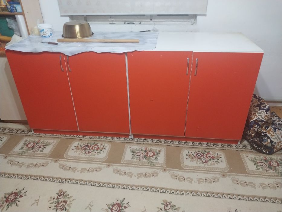 Продам шкаф и стол Сущи пицца