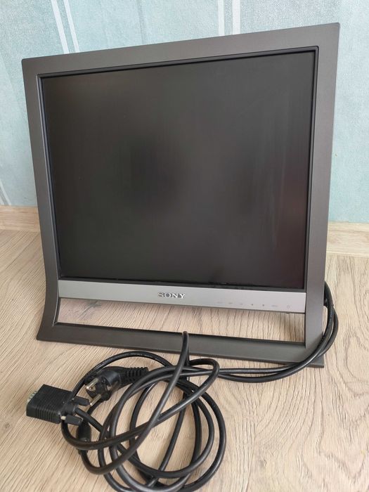 SONY TFT LCD Color Computer Display SDM-HS75D 17” с кабели