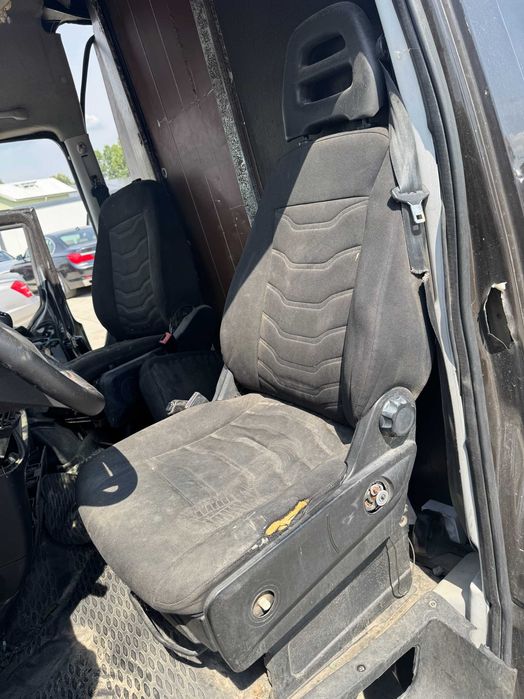 Dezmembrez Iveco Daily 2.3 HPI Euro 5 100 000km reali