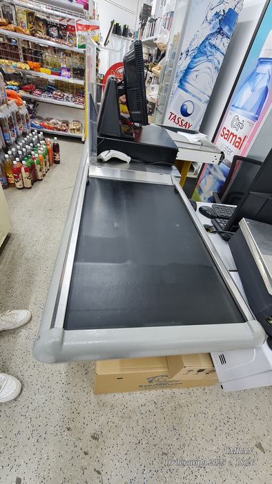 Кассовые зона и касса