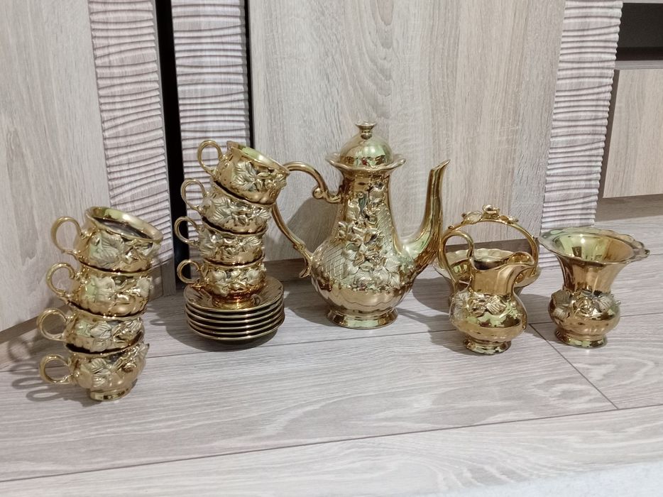 Сервизный чайный набор