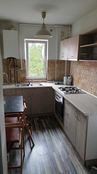 inchiriez apartament 3 camere in manastur