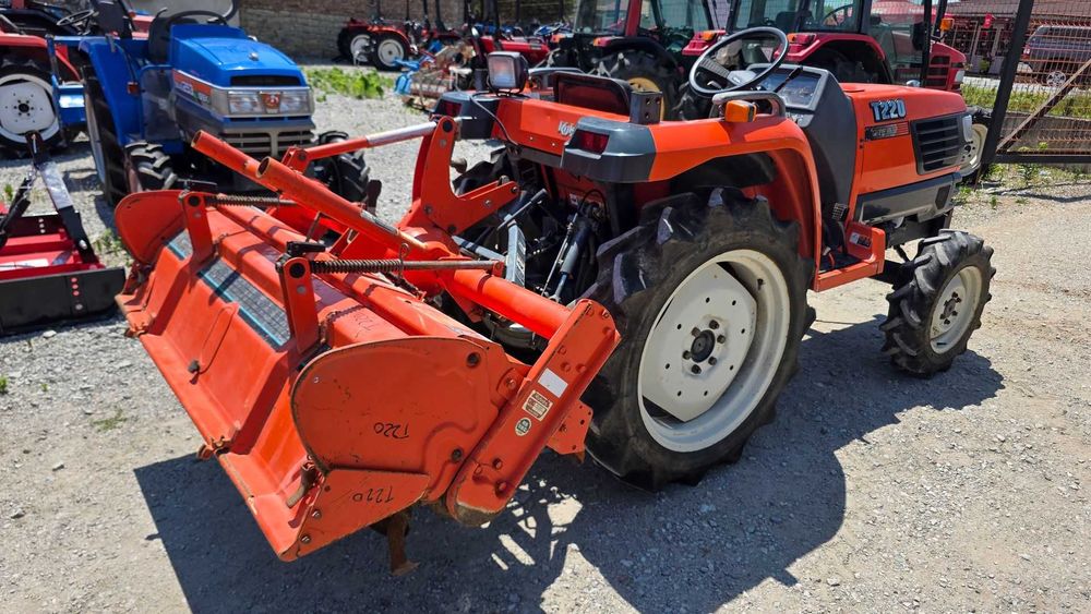 Японски трактор Kubota T220 с фреза, 4x4, 22 кс., АграБГ Джолев
