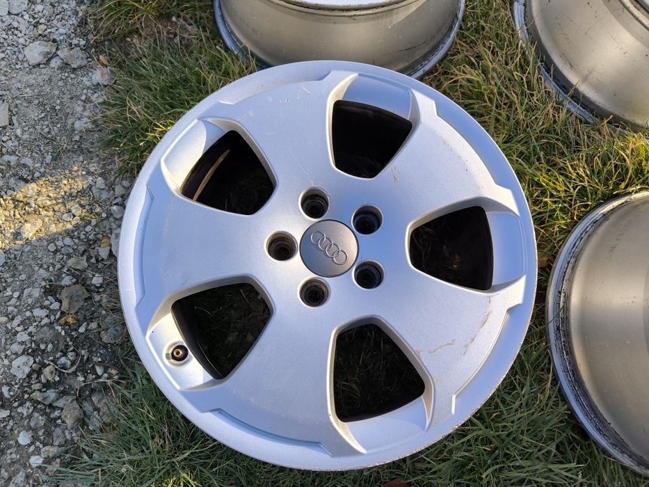 Vând Jante originale Audi A3 5x112 R17