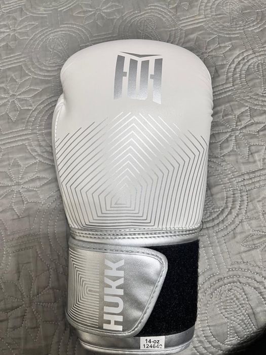 Боксерский перчатка