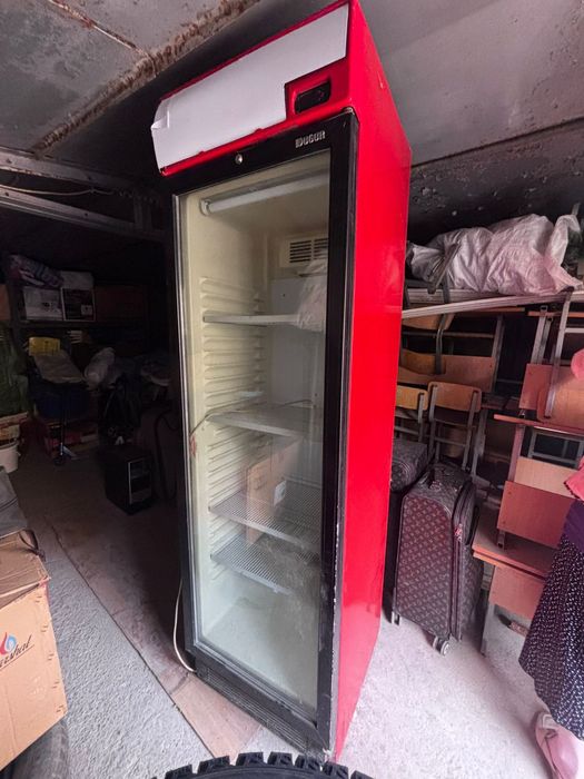 Холодильник стеклянный