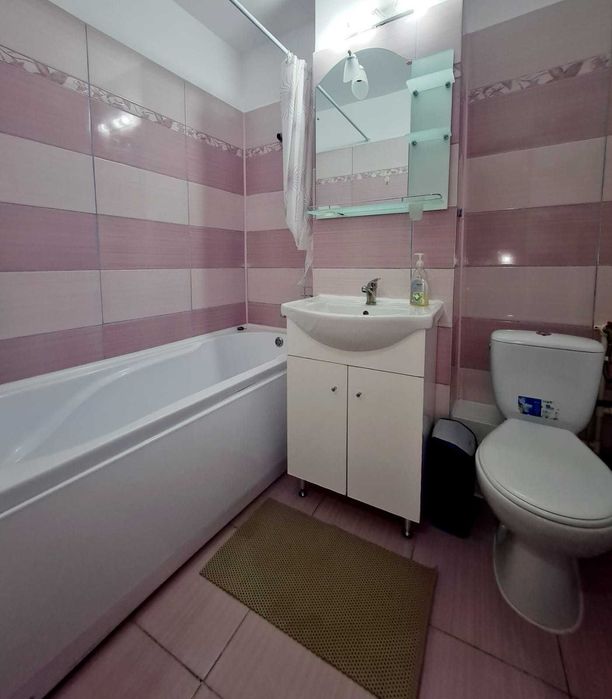 Garsonieră modernă de închiriat – Roman, str. Mihail Kogălniceanu