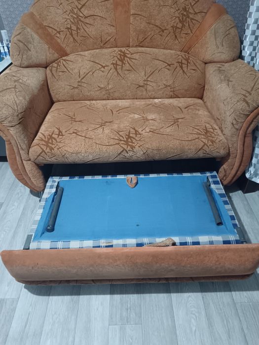 Отдам даром Мини диван.