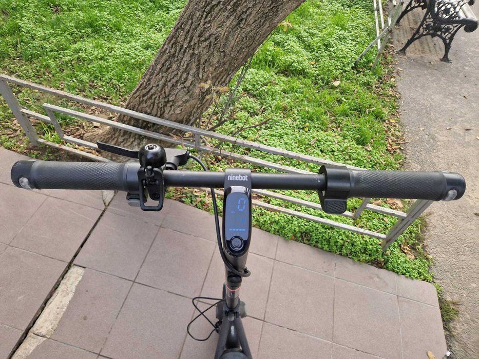 Trotineta electrica NINEBOT KickScooter F2 Pro, autonomie 55km cu incarcator original