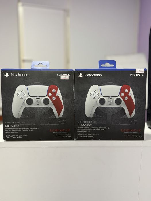 dualsense god of war 20th anniversary