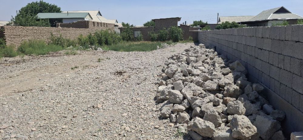 Ер, таморка сотилади. Ангор тумани "Янги турмуш" махала катта арик том