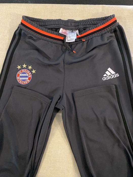 Blugi Tommy Hilfinger, Brax, pantaloni C&A, pantaloni trening Adidas
