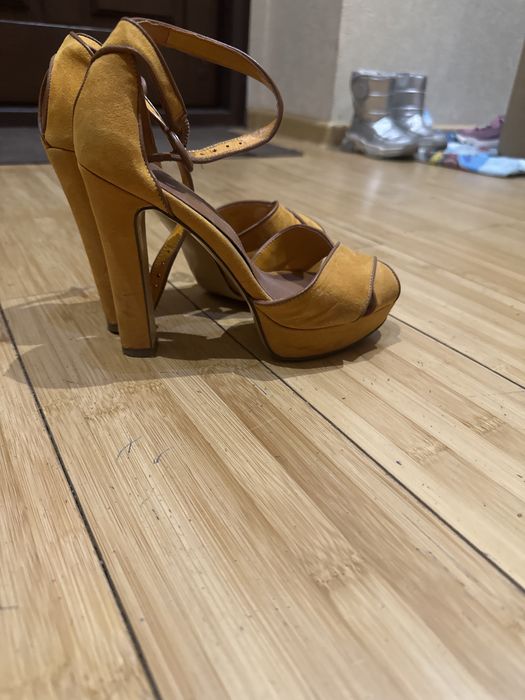 Отдам обувь женская туфли