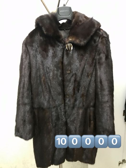 Арзан бағада киімдер сатылады