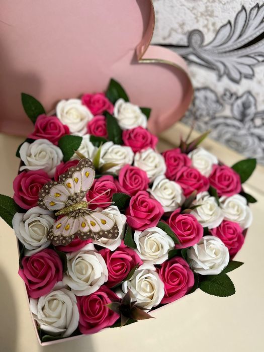 Продам цветы из мыльных роз.