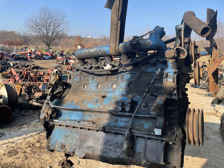 Piese motor ford in 6 new holland tractor