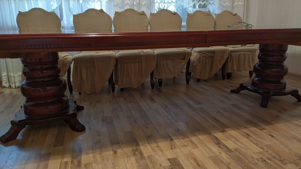 Стол со стульями  из натурального дерева