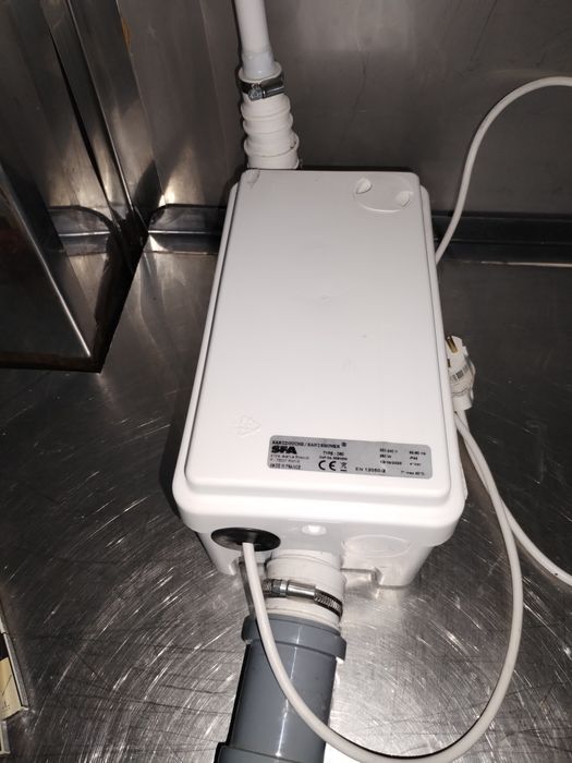 Vând pompă evacuare apă gri Sanishower i44