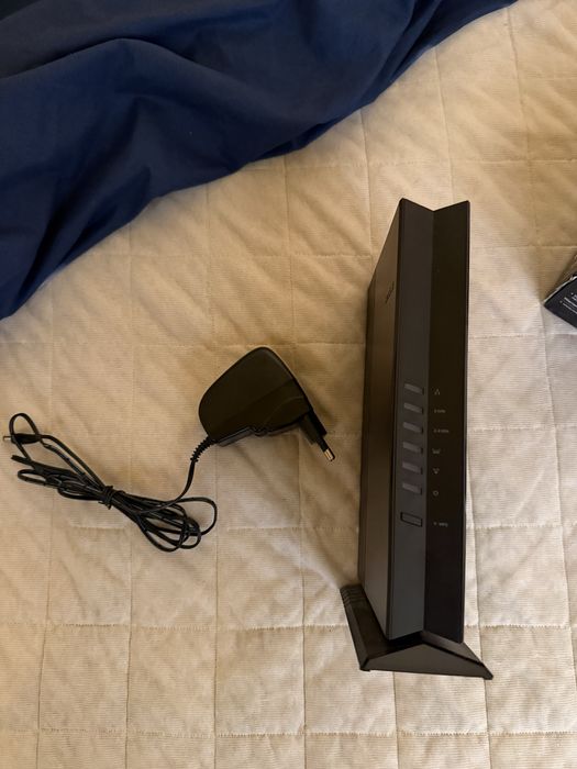 Vând Neatgear Wireless Extender EAX20-AX1800