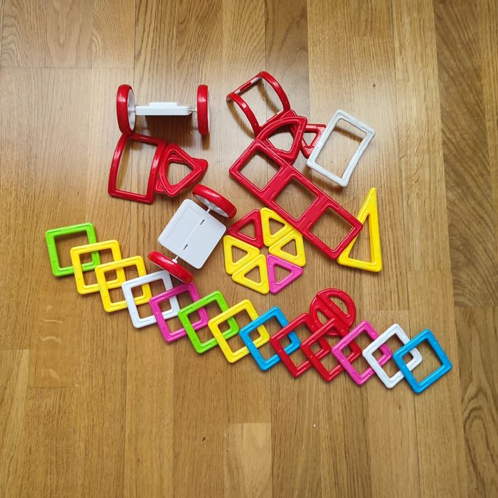 Продам MagFormers