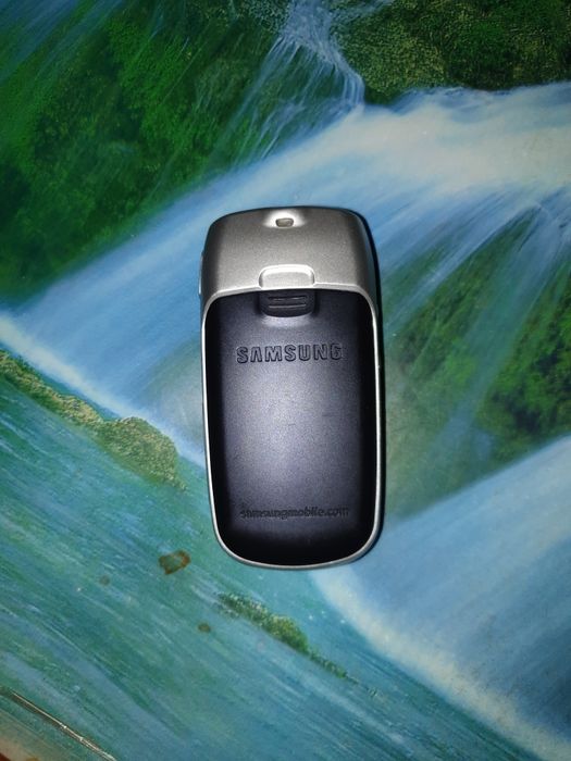 Продам телефон Самсунг