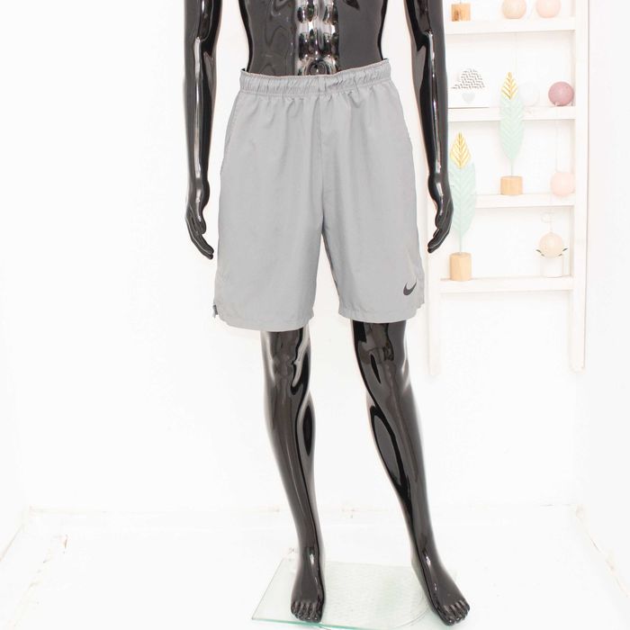 Nike оригинални мъжки шорти сиви за бягане фитнес L