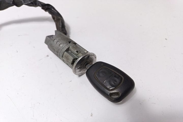 Contact cu cheie Opel Vivaro A seria