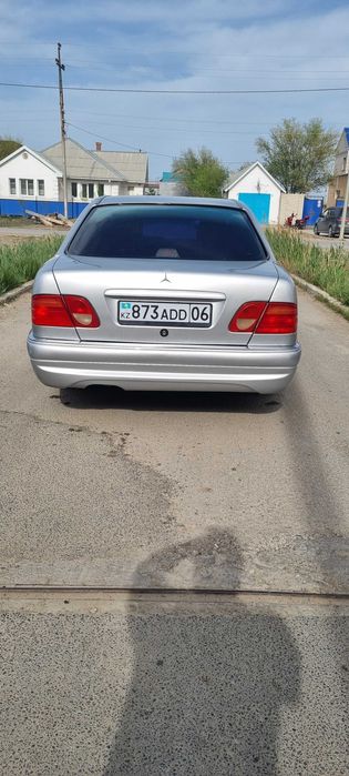 Мерседес бенц 210