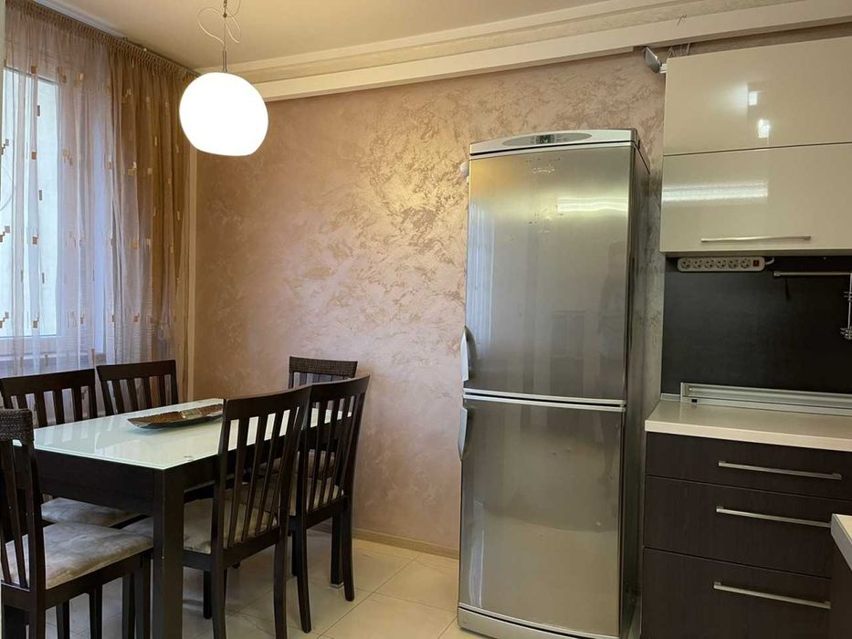 Продава се Тристаен апартамент в Пловдив, Каменица 1 - 89 кв.м за 1009 €/кв.м - Снимка #5