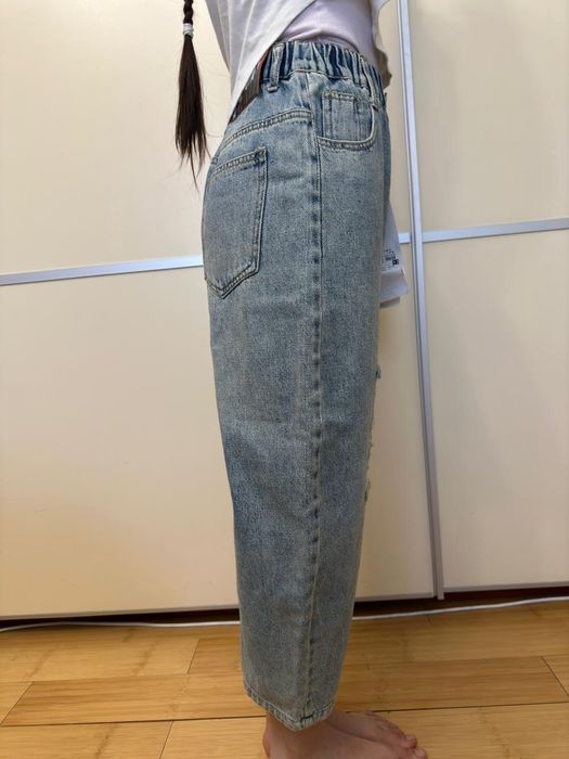 Продам джинсы на девочку