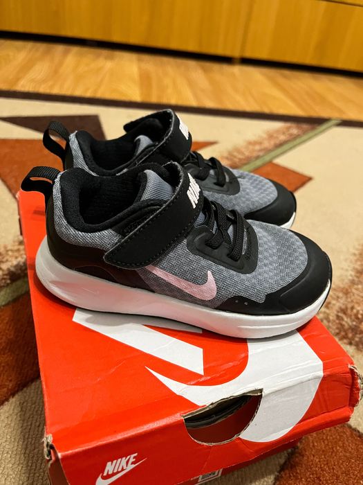 сандали и маратонки nike