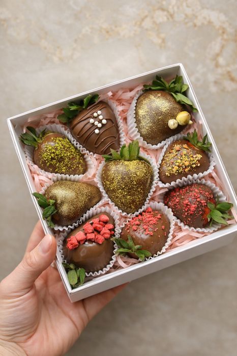 Клубника в шоколаде, подарки, боксы, букеты