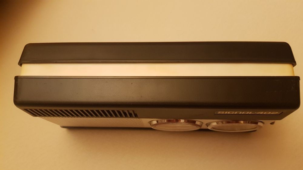 Radio rusesc pe tranzistori Signal 402, functional