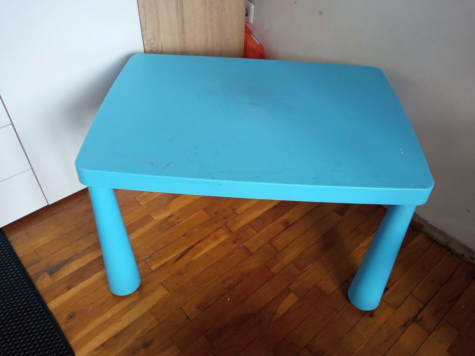 7 бр. Детско столче-табуретка MAMMUT (ikea) и масичка