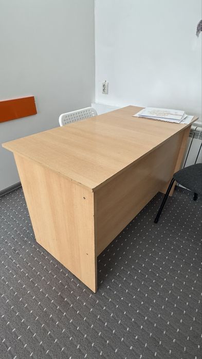 Продам офисные столы 4 шт