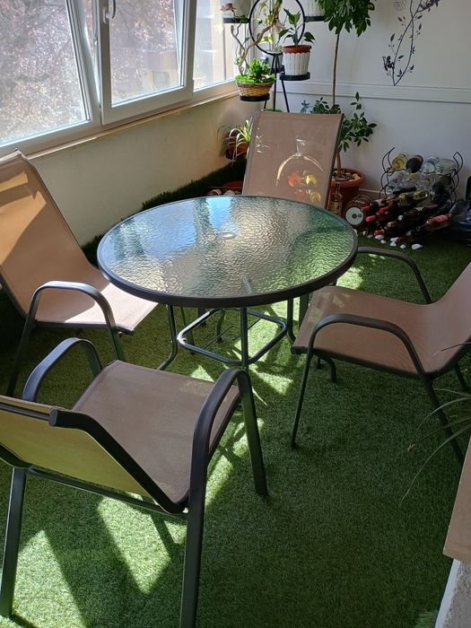 Градинска маса с четири стола