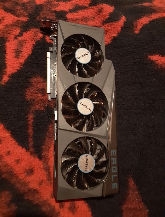 se vinde RTX 3080 TI