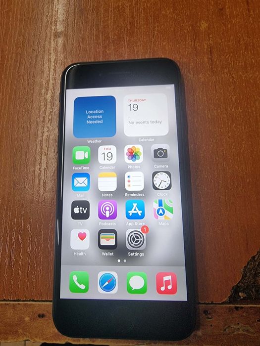 iPhone SE 64GB Black