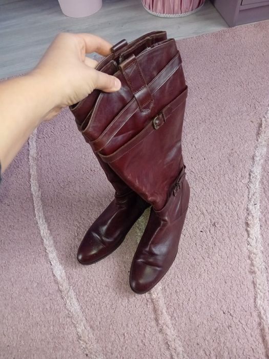 Vând haină de piele