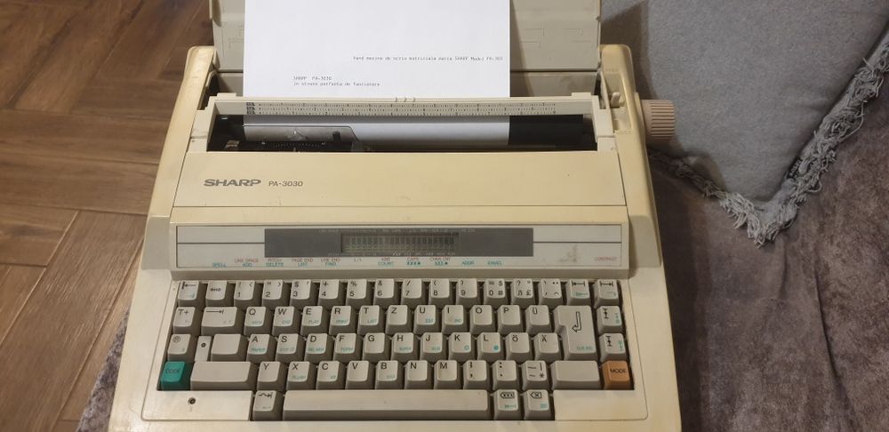 Masina de scris electrica SHARP  PA-3030