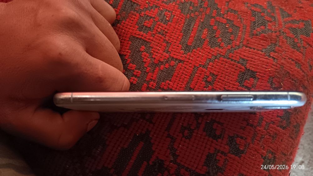 Vând iPhone x problema la face id
