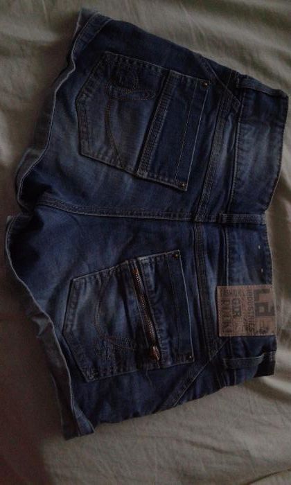 2броя Къси дънки номер 25- за 18лв