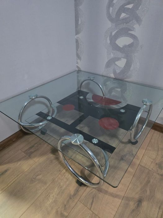 Продам столик журнальный