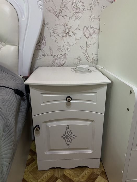 Продам спальный гарнитур